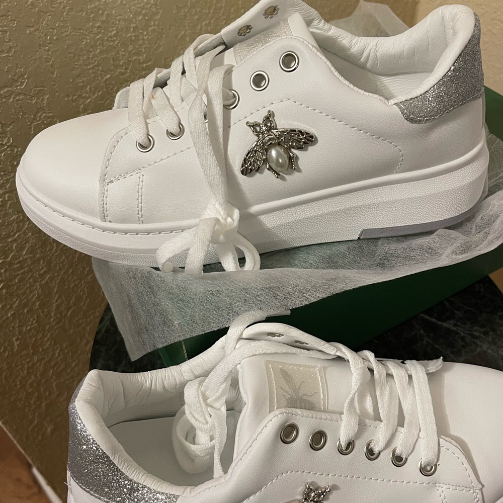 Women's Queen Bee 🐝 Sneakers, Lace Up Lightweight Flat Shoes